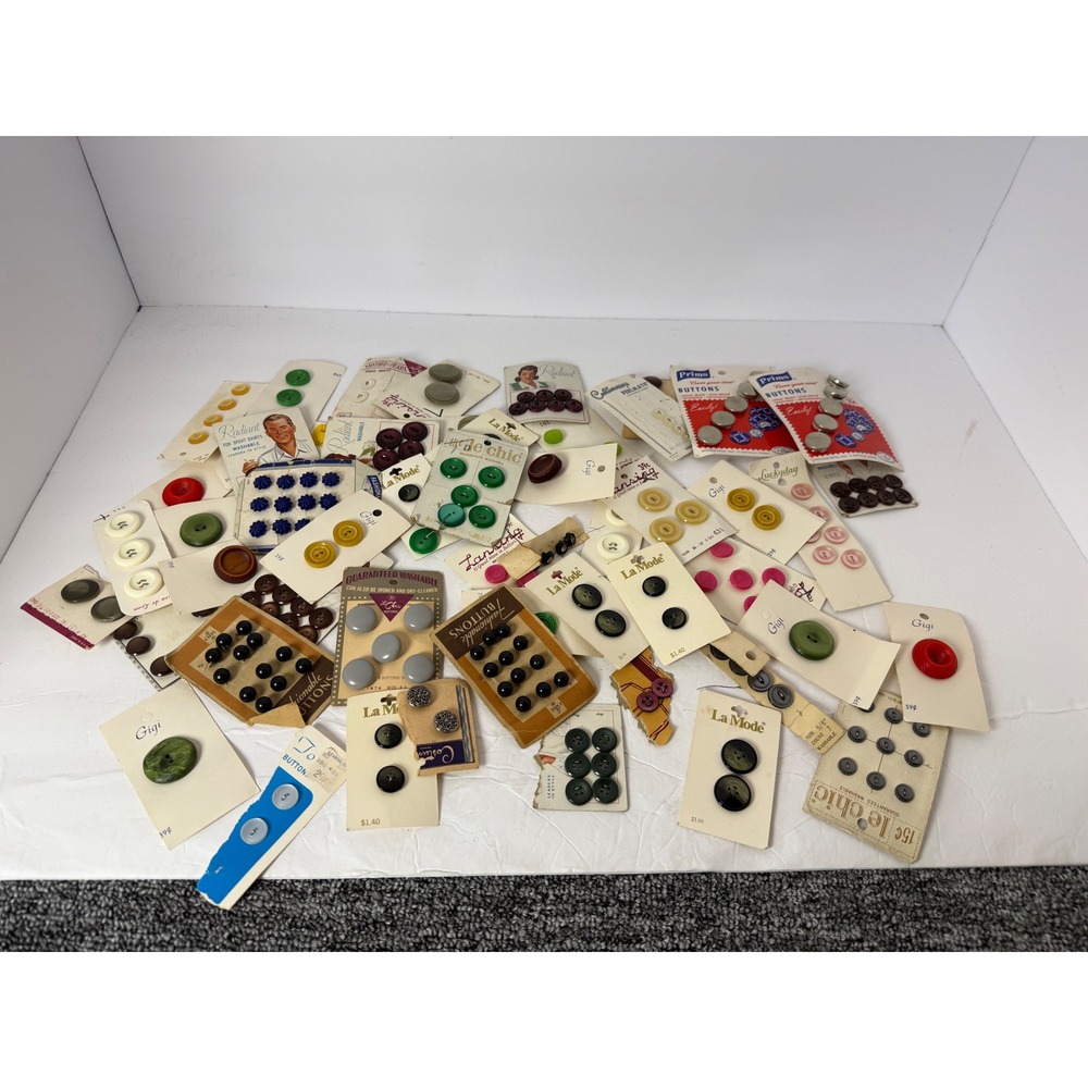 Vintage Button Lot New Old Stock Cards La Mode Lansing Prims Mid Century Sewing
